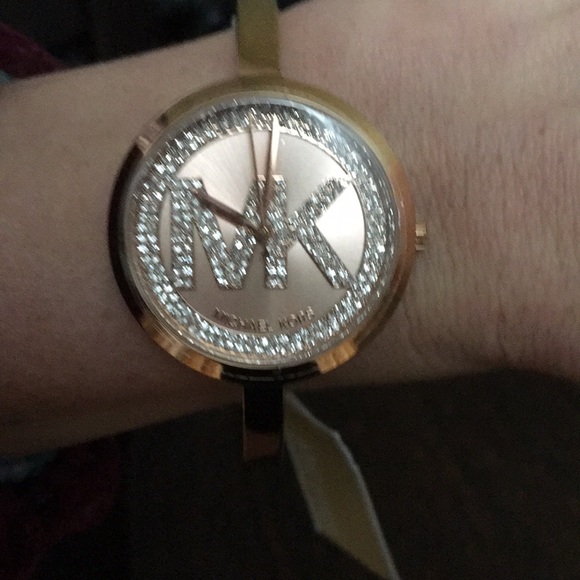 Rose gold crystal watch - Picture 4 of 4